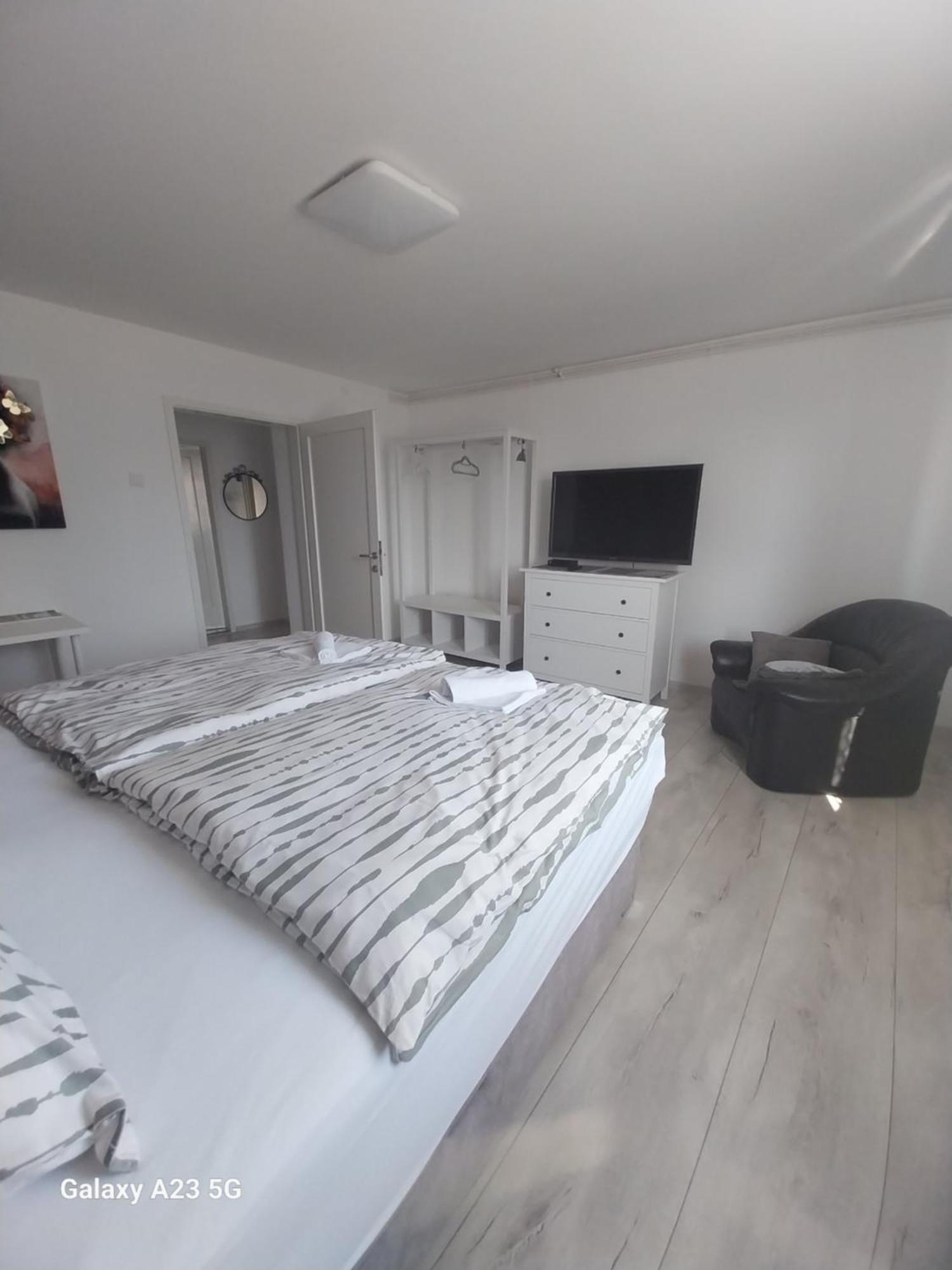 Apartman Bloom Osijek Zewnętrze zdjęcie